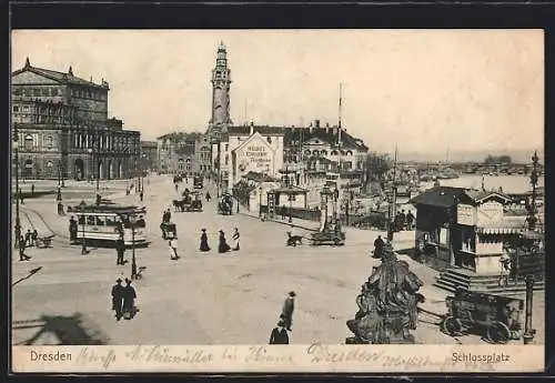 AK Dresden, Strassenbahn auf dem Schlossplatz