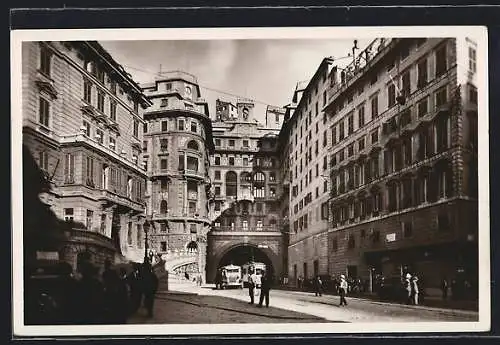 AK Genova, Galleria Vittorio Emanuele, Strassenbahn