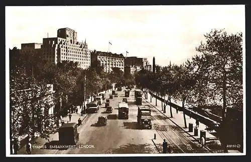 AK London, Thames, Embankment, Strassenbahn