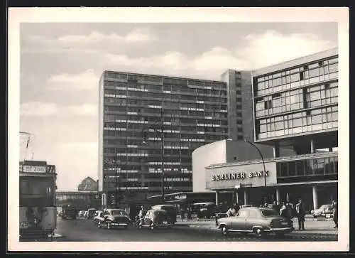 AK Berlin, Bahnhof Zoo mit Berliner Bank und Strassenbahn