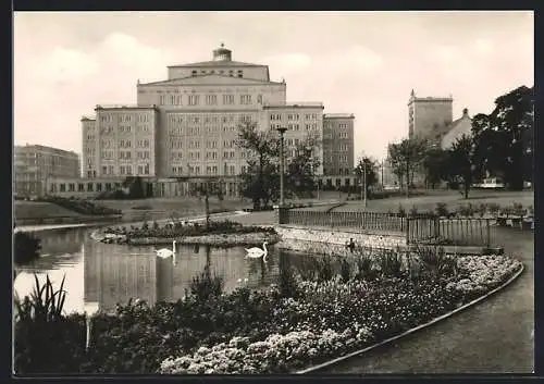 AK Leipzig, Opernhaus mit Schwanenteich