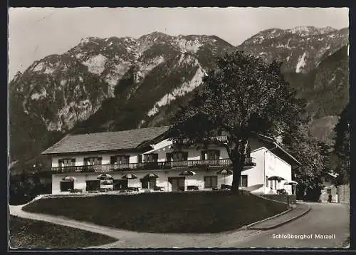 AK Marzoll /Bayr. Alpen, Gasthaus-Café-Pension Schlossberghof gegen den Untersberg, Inh. J. Gassner