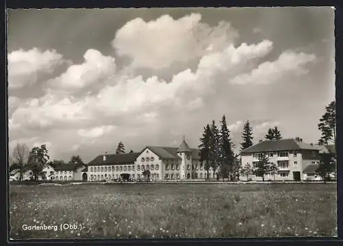 AK Gartenberg /Obb., Ortsansicht vom Feld aus