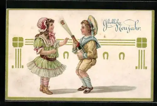 Präge-AK Junges Paar feier das Neujahr mit sprudelnder Sektflasche