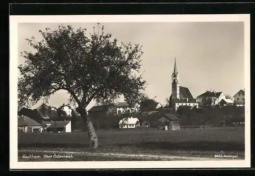 AK Roitham /Ob. Ö., Ortspartie mit Kirche