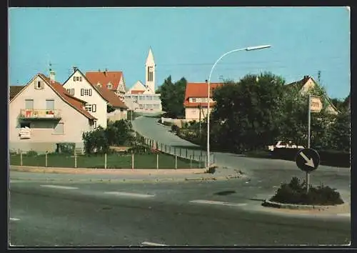 AK Zimmern ob Rottweil, Strassenpartie mit Kirche