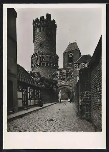 AK Tangermünde, Strasse am Neustädter Hof