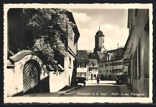 AK Ellwangen, die Pfarrgasse mit Gaststätte Waldhorn, Obst und Gemüseladen, Kirche