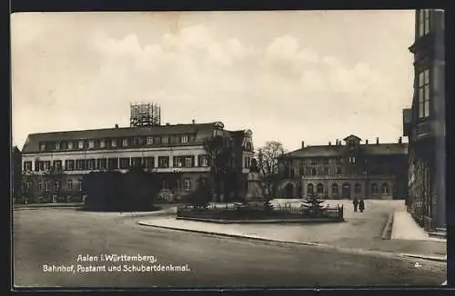 AK Aalen i. Württemberg, Bahnhof, Postamt und Schubartdenkmal