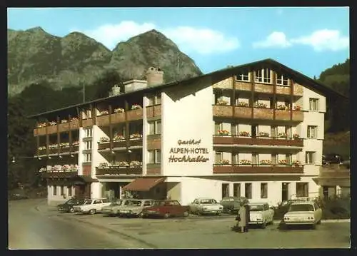 AK Ramsau / Berchtesgaden, Alpen-Hotel Hochkalter, Gasthof & Metzgerei, Aussenansicht mit Parkplatz