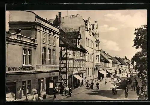 AK Salzwedel, Hotel Schwarzer Adler, Blick auf die Strasse der Freundschaft