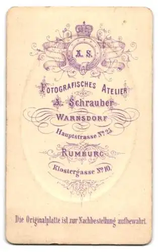Fotografie A. Schrauber, Warnsdorf, Hauptstrasse 25, Dame mit Lockenfrisur und Medaillon am Halsband