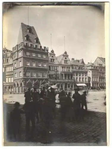 Fotografie unbekannter Fotograf, Ansicht Trier, der Hauptmarkt mit dem roten Haus