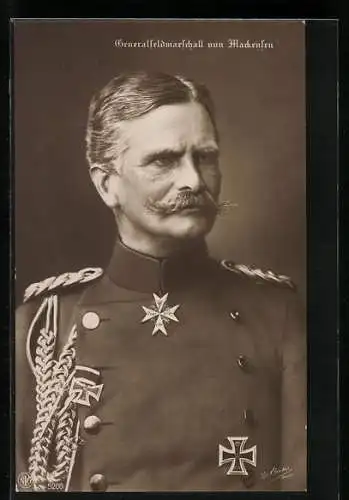 Foto-AK Generalfeldmarschall von Mackensen in Uniform mit Orden Eisernes Kreuz und Pour le Merite