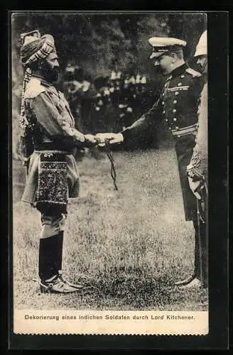 AK Dekorierung eines indischen Soldaten durch Lord Kitchener