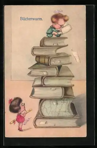 Künstler-AK Bücherwurm, Lesender Junge auf Bücherstapel