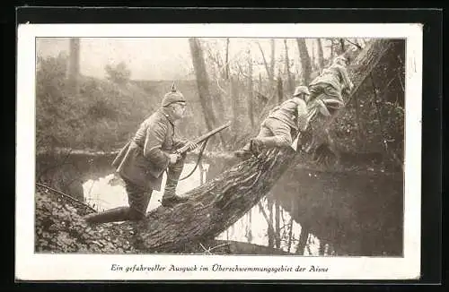 AK Infanteristen auf einem gefahrvollen Ausguck im Überschwemmungsgebiet der Aisne