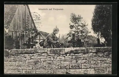 AK Infanterie-Soldat in Uniform auf Vorposten