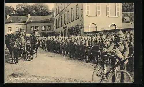 AK Namur, 83. Infanteriefergiment im Ort, Radfahrer