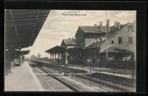 AK Ruhnow, Bahnsteig auf dem Bahnhof