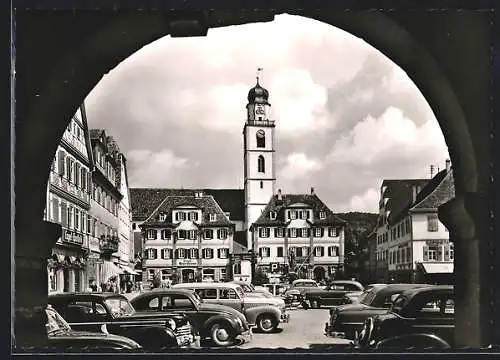 AK Bad Mergentheim, Marktplatz und Stadtkirche, VW-Käfer