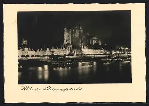 AK Köln am Rhein, die Stadt im Scheinwerferlicht