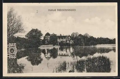 AK Riegersburg /N. Ö., Schloss Riegersburg, vom Wasser gesehen