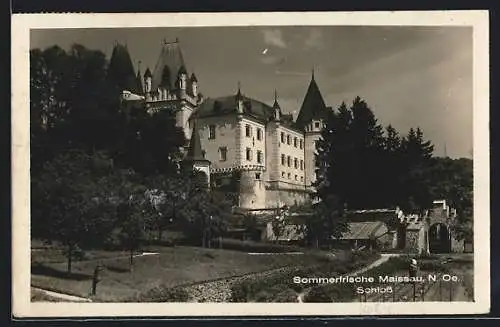 AK Maissau /N. Oe., Schloss mit Anlagen und Toreingang