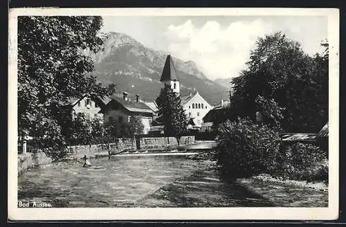 AK Bad Aussee, Blick vom Fluss zur Kirche