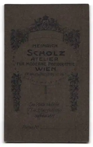 Fotografie Heinrich Scholz, Wien, Mariahilferstrasse 142, Bürgerlicher Herr im Anzug