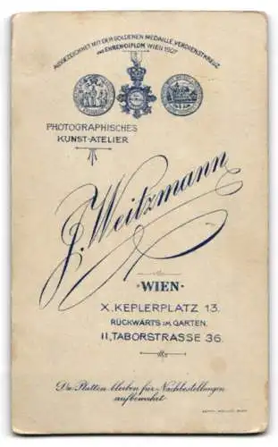 Fotografie J. Weitzmann, Wien, Keplerplatz 13, Taborstr. 36, Bürgerlicher Herr mit Oberlippenbart