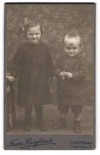 Fotografie Franz Burghardt, Trautenau, Frohnfestgasse 3, Kinderpaar in modischer Kleidung