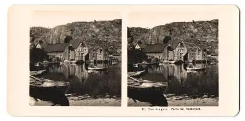 Stereo-Fotografie NPG, Berlin, Ansicht Flekkefjord, Blick vom Wasser auf den Ort