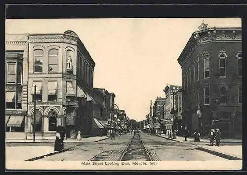 AK Muncie, IN, Main Street looking East