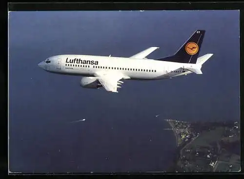 AK Flugzeug, Linienflugzeug der Fluglinie Lufthansa, Boeing 737-300 in der Luft