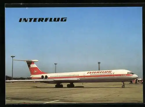 AK Flugzeug IL-62 der Interflug nach der Landung