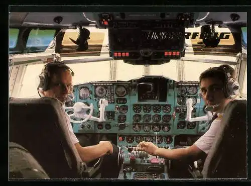 AK Flugzeug IL-62 der Interflug, Blick ins Cockpit