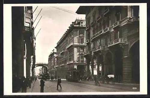 AK Genova, Strassenpartie mit Strassenbahn