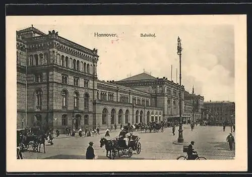AK Hannover, Reger Verkehr vor dem Bahnhof