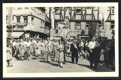 Foto-AK Aalen, Schützenfest, Festzug an einem Gasthaus