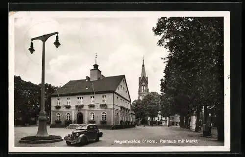 AK Regenwalde i. Pom., Rathaus mit Markt