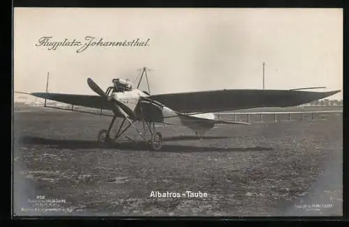 Foto-AK Sanke Nr. 202: Berlin-Johannisthal, Albatros-Taube auf der Startbahn des Flugplatzes