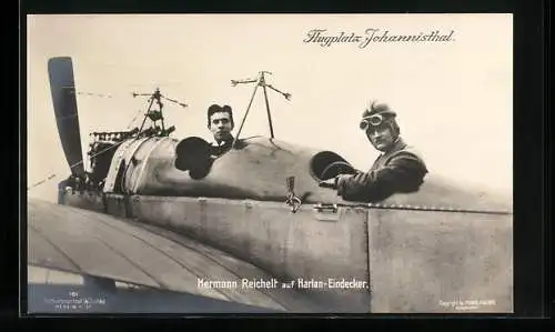 Foto-AK Sanke Nr. 181: Johannisthal, Flugplatz, Hermann Reichelt auf Harlan-Eindecker