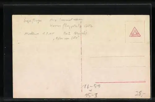 AK Oberleutnant Immelmann an den Trümmern eines von ihm angeschossenen engl. Eindeckers