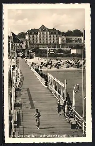 AK Heringsdorf / Seebad, Seebrücke mit Strand, 