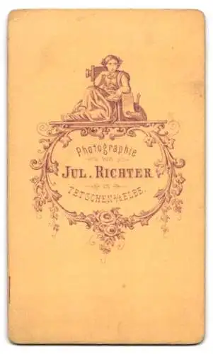 Fotografie Jul. Richter, Tetschen a. d. Elbe, Bürgerlicher mit Samtkragen im Portrait