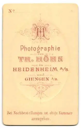 Fotografie Th. Höhn, Heidenheim a. B., Bürgerlicher mit Bart und Fliege
