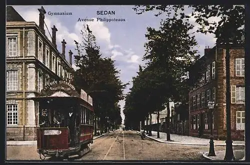 AK Sedan, Strassenbahn und Gymnasium in der Avenue Philippoteaux