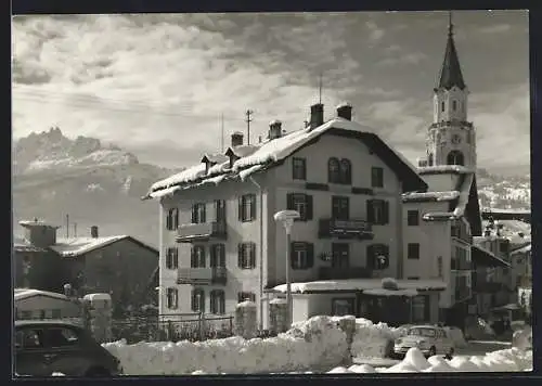 AK Cortina /Dolomites, Hotel Ambra im Winter