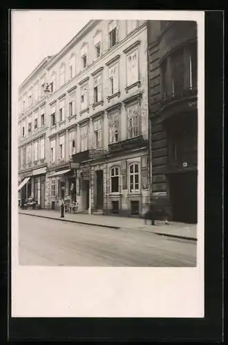 Foto-AK Wien, Herren- und Damenkleider-Geschäft, Alleegasse 38, heute Argentinierstrasse